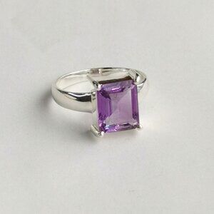 Amethyst ring in Sterling Silver Size 9
